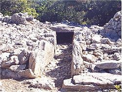 viols-le-fort_dolmen